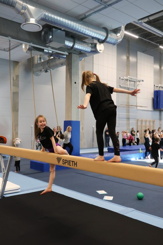 Puro-halli soveltuu myös telinevoimistelun harjoitteluun.